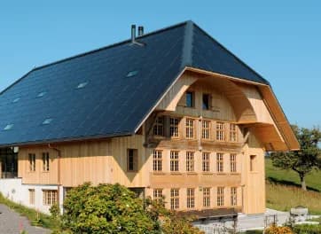 PV-Module für ästhetische Dachintegration in Hamburg