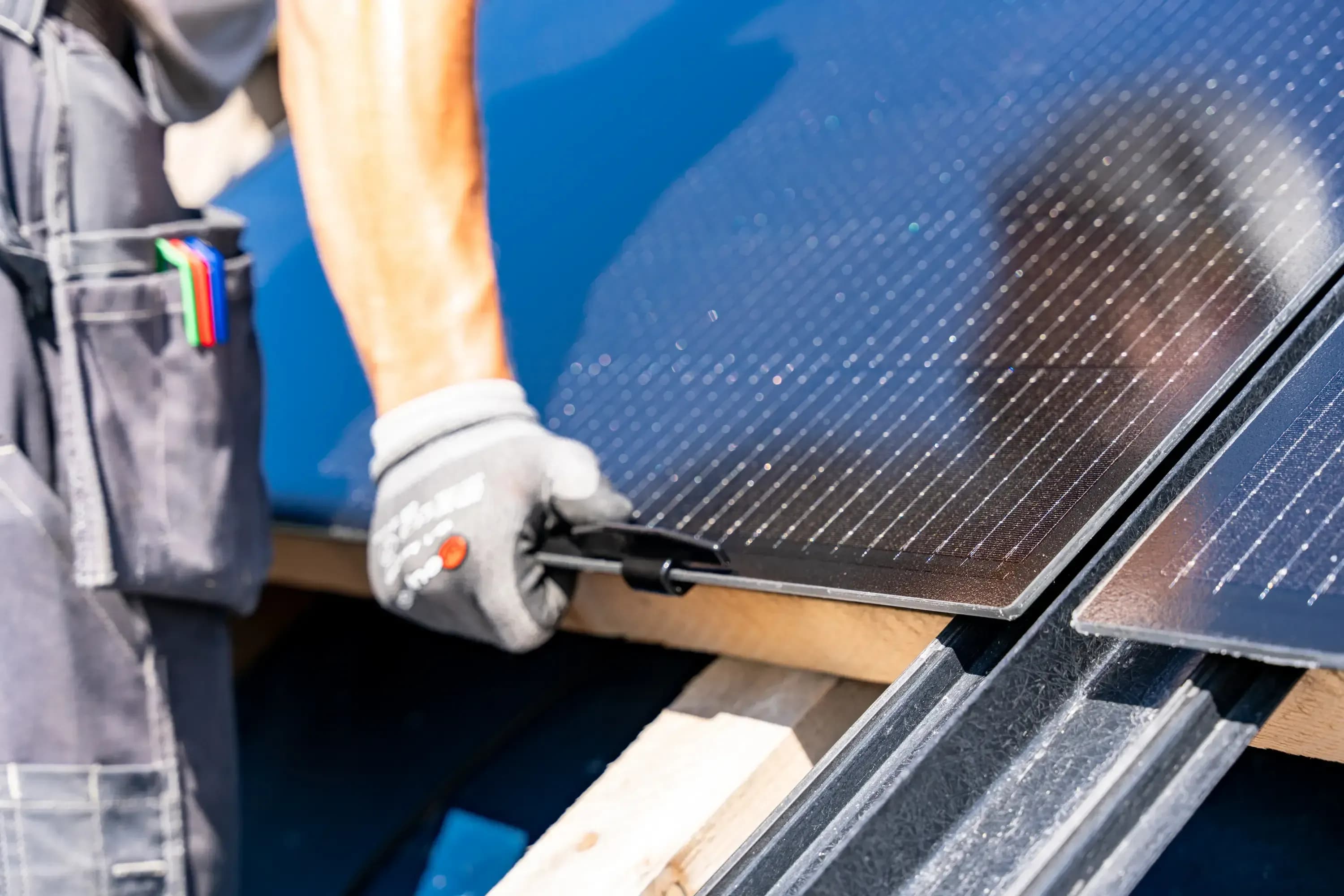 Hochwertige Indach-Solarmodule in Berlin und Brandenburg installieren